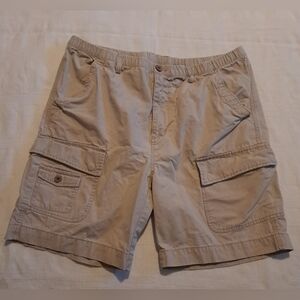 Boston Traders men's size Large tan colored shorts, GUC